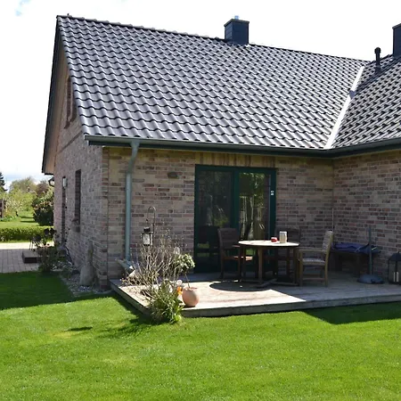 Dardel Hus * Born