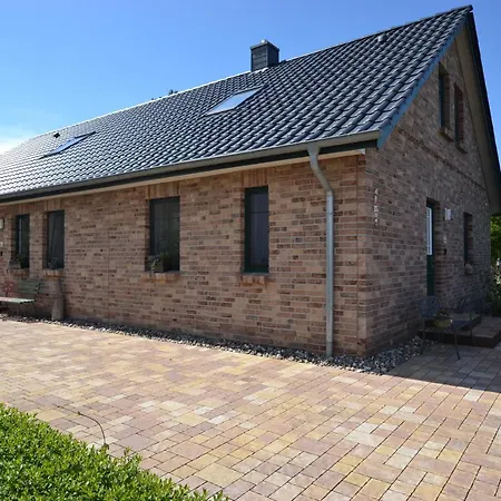 Dardel Hus Born